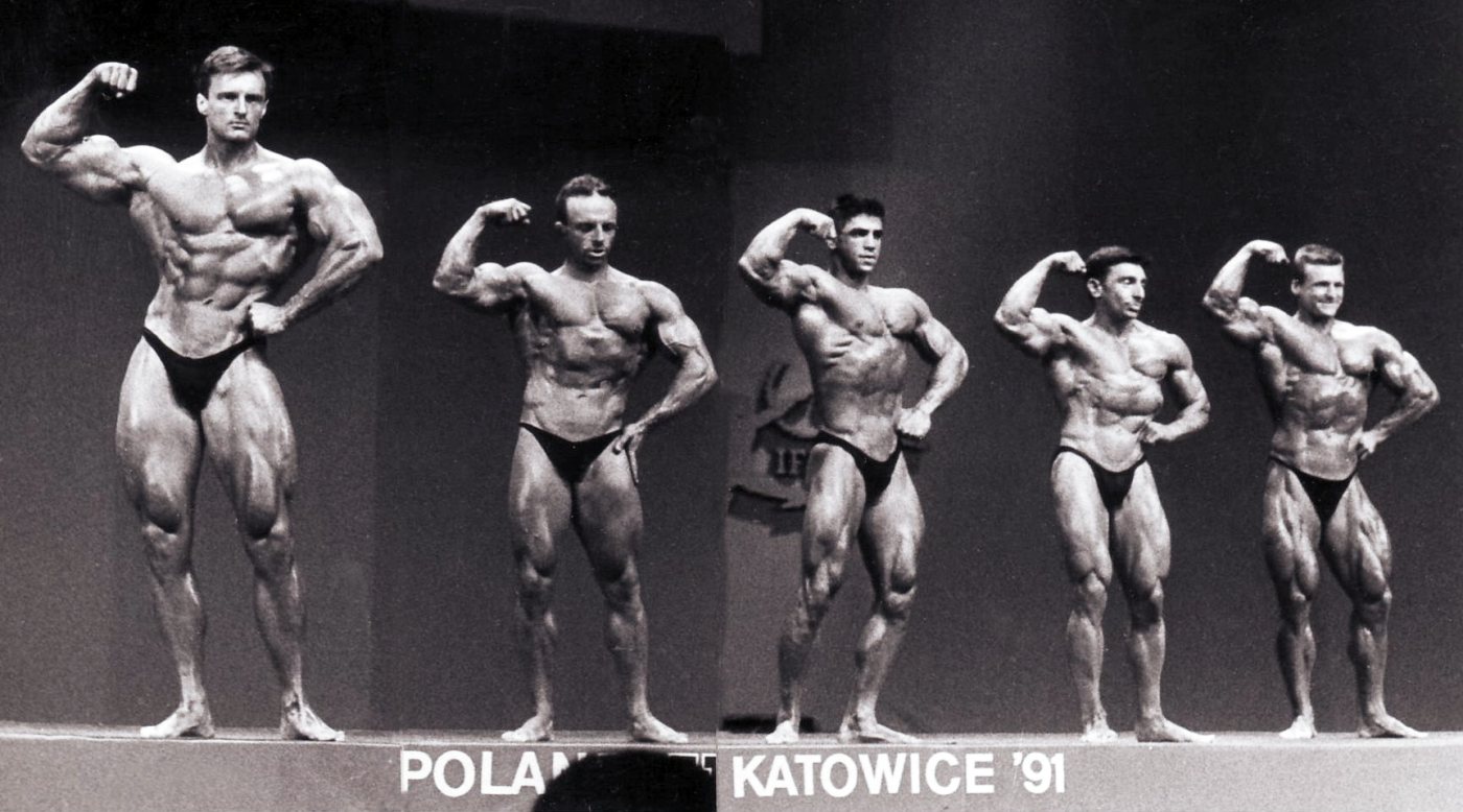 1991 m. IFBB pasaulio čempionatas — pirmasis nepriklausomos Lietuvos startas. Olimpietis Remigijus Kazakevičius (pirmas iš kairės)